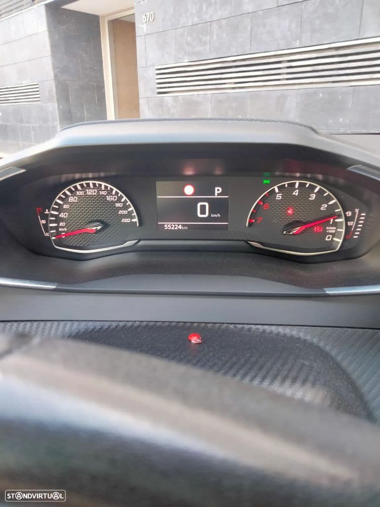 Peugeot 208 PureTech 100 EAT8 Active Pack