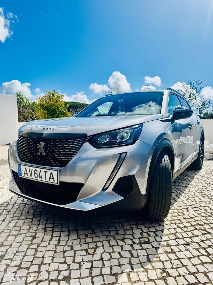 Peugeot 2008 Allure Pack muito bem equipada, com destaque para:
