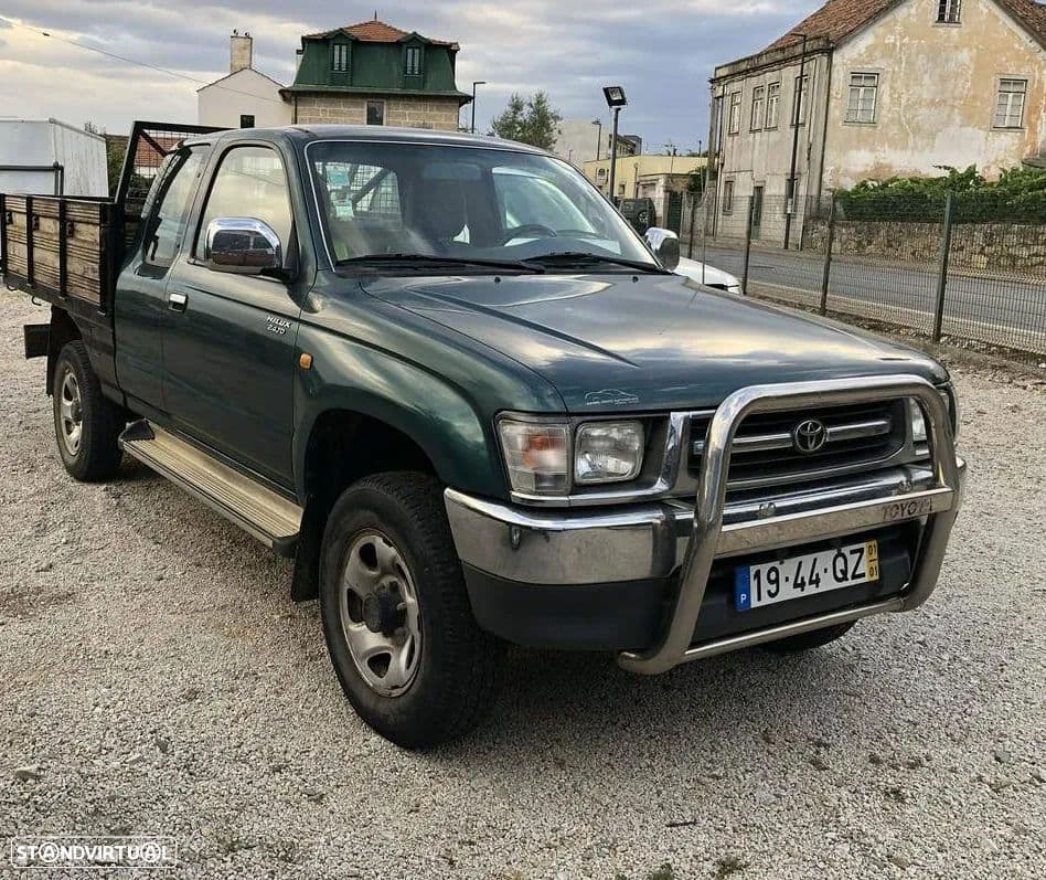 Toyota Hilux 2.4 TD LN110LT XCab