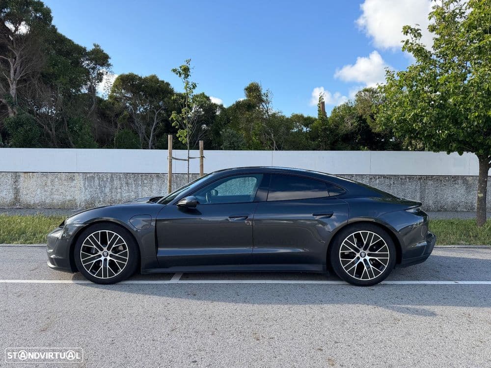 Porsche Taycan Standard