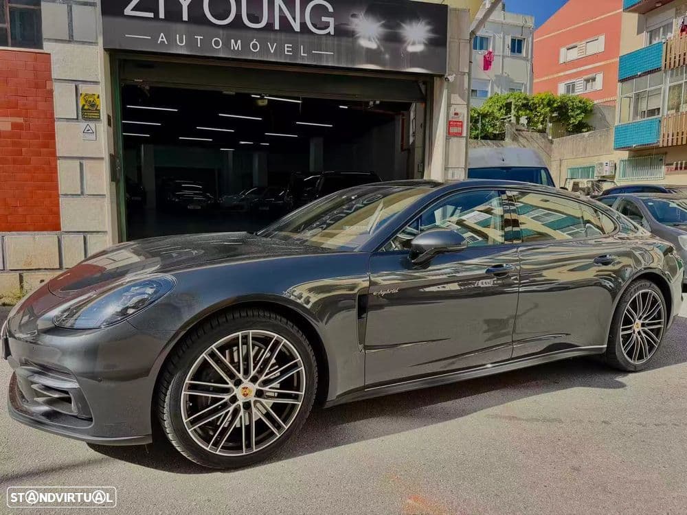 Porsche Panamera 4 E-Hybrid Platinum Edition