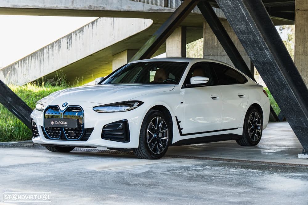 BMW Série i eDrive40 Pack Desportivo M