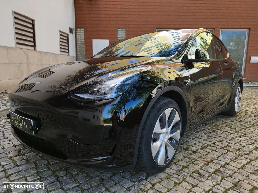 Tesla Model Y RWD