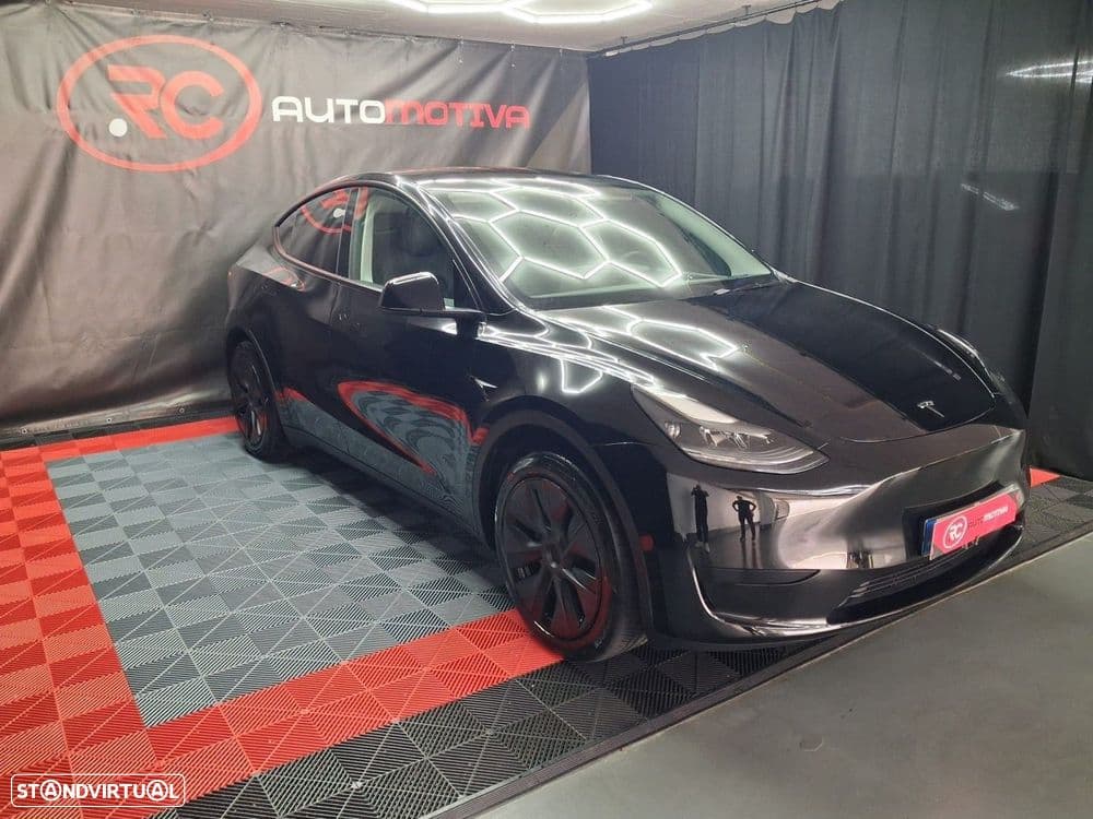 Tesla Model Y Long-Range RWD