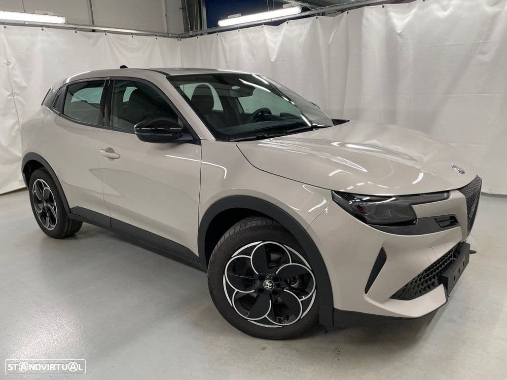 Alfa Romeo Junior 54 kWh Intensa