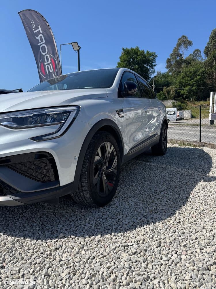 Renault Arkana topo de gama (RS Line) — com design desportivo e equipamentos premium: