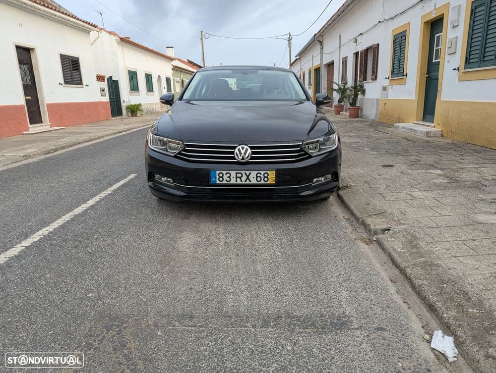 Volkswagen Passat Confortline muito bem equipada, com vários extras, entre os quais: