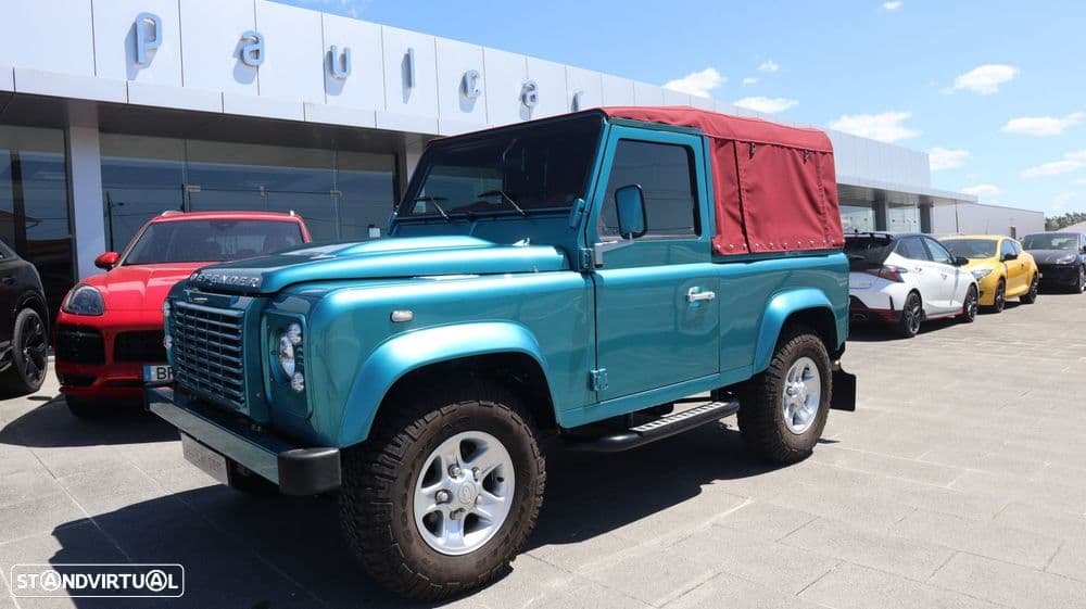 Land Rover Defender False