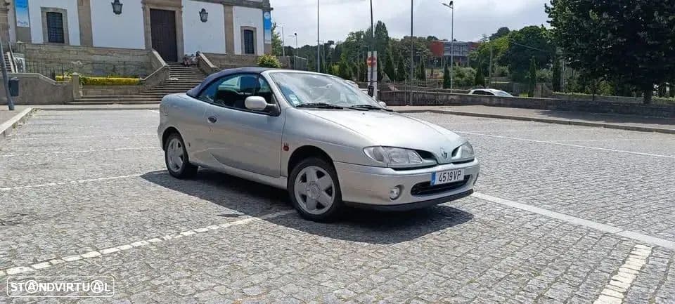 Renault pre-classico, o valor do seguro é de 70€ por ano. 1.6
