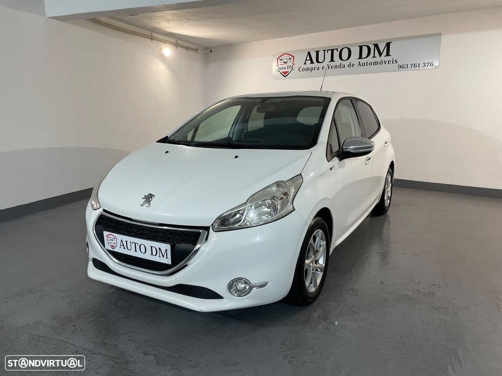 Peugeot 208 Primeiro registo: Dezembro de 2014