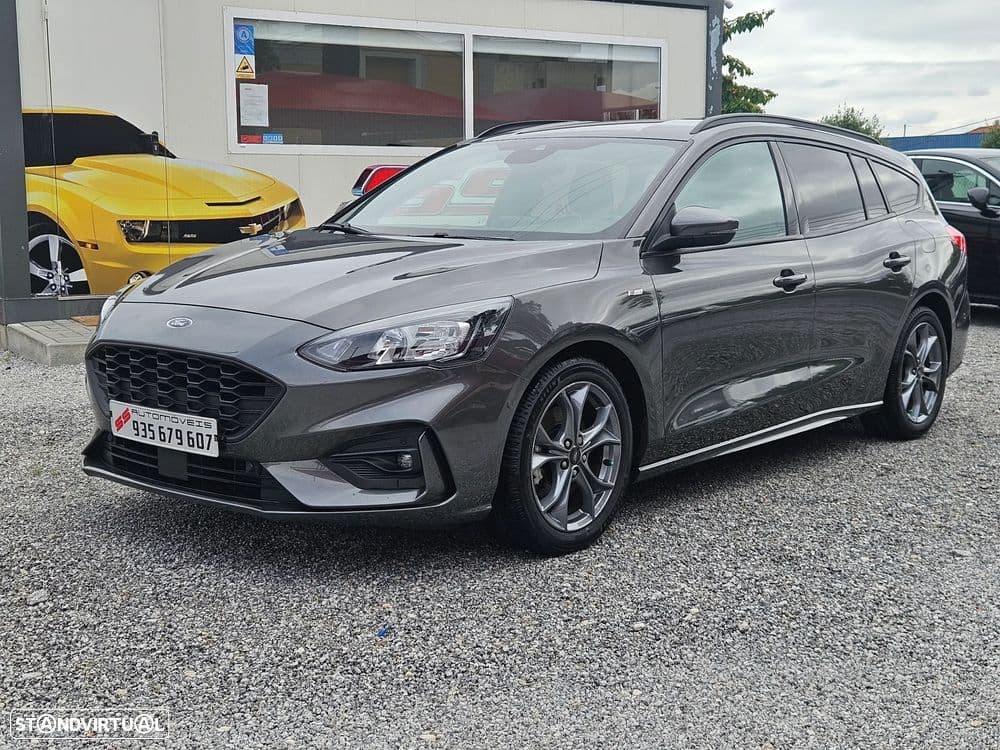 Ford Focus SW Versão ST-Line com equipamento completo