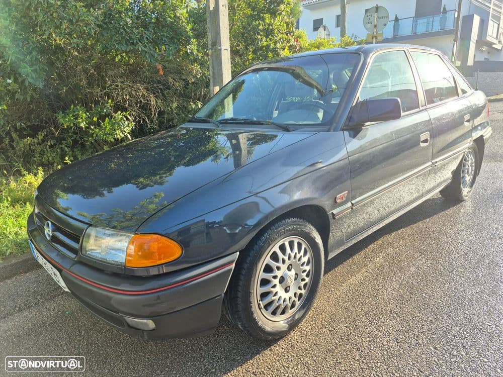 Opel Astra 1.6i GT