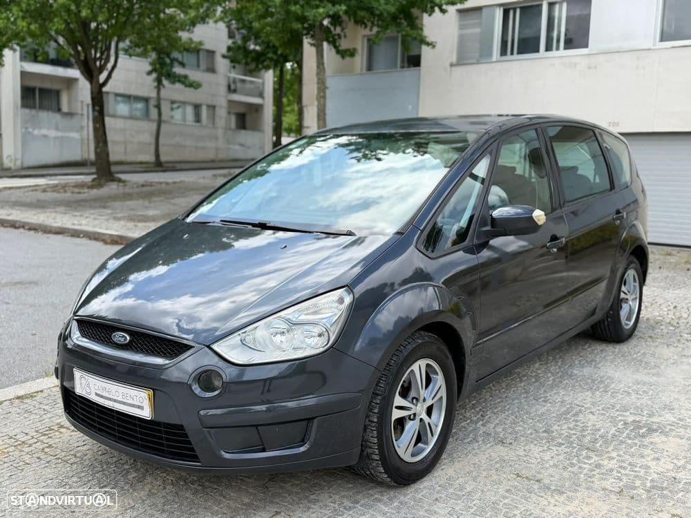 Ford S-Max equipada com :