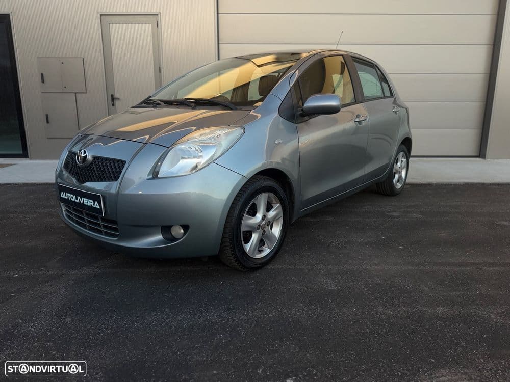 Toyota Yaris 1.3 VVT-i Sol AC+VSC