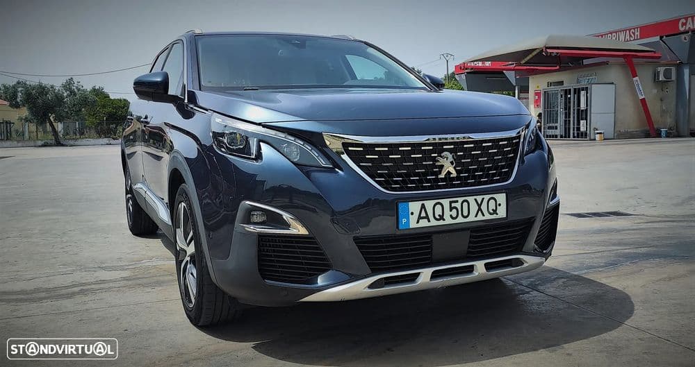 Peugeot de 7 lugares, ideal para famílias ou quem precisa de versatilidade no dia a dia. BlueHDI 130 EAT8 Active Business-Pack