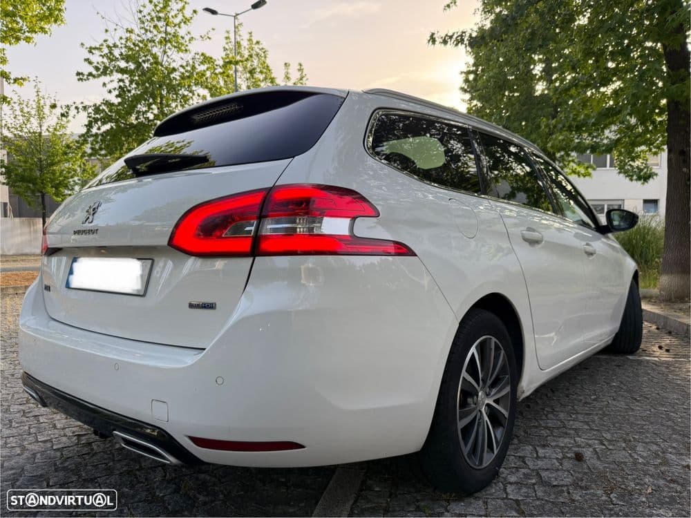 Peugeot 308 SW muito equipada, motor diesel
