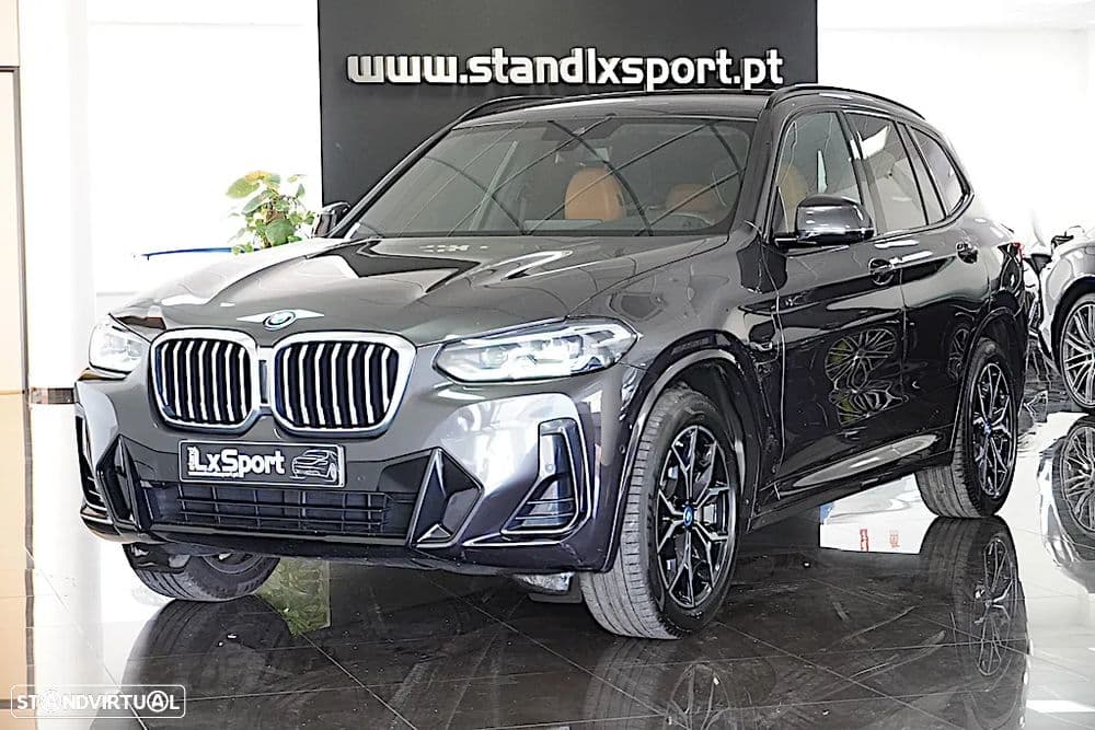 BMW Série X Versão Pack M com detalhes desportivos exclusivos, jantes M e visual mais dinâmico