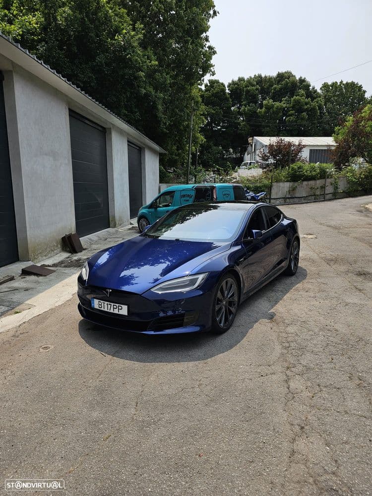 Tesla Model S Performance