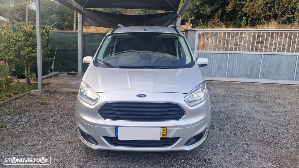Ford Tourneo Courier 1.0 EcoBoost Titanium