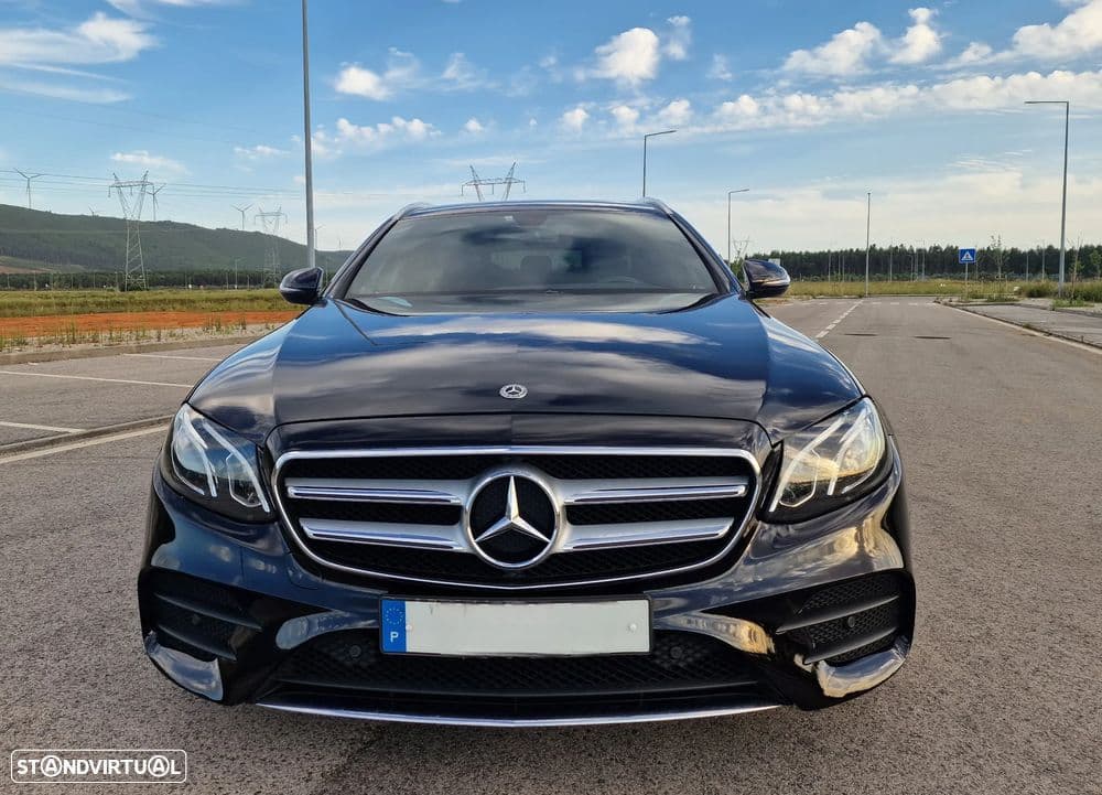 Mercedes-Benz Classe E Consumo médio de 7,5L/100km, emissões CO2 de 174g/km, motor diesel de 1950cc com 194cv.