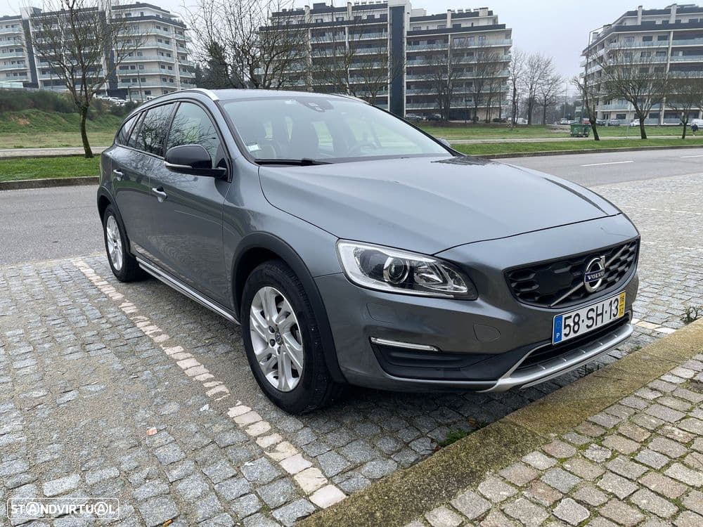 Volvo V60 Cross Country 2.0 D3 Momentum Geartronic