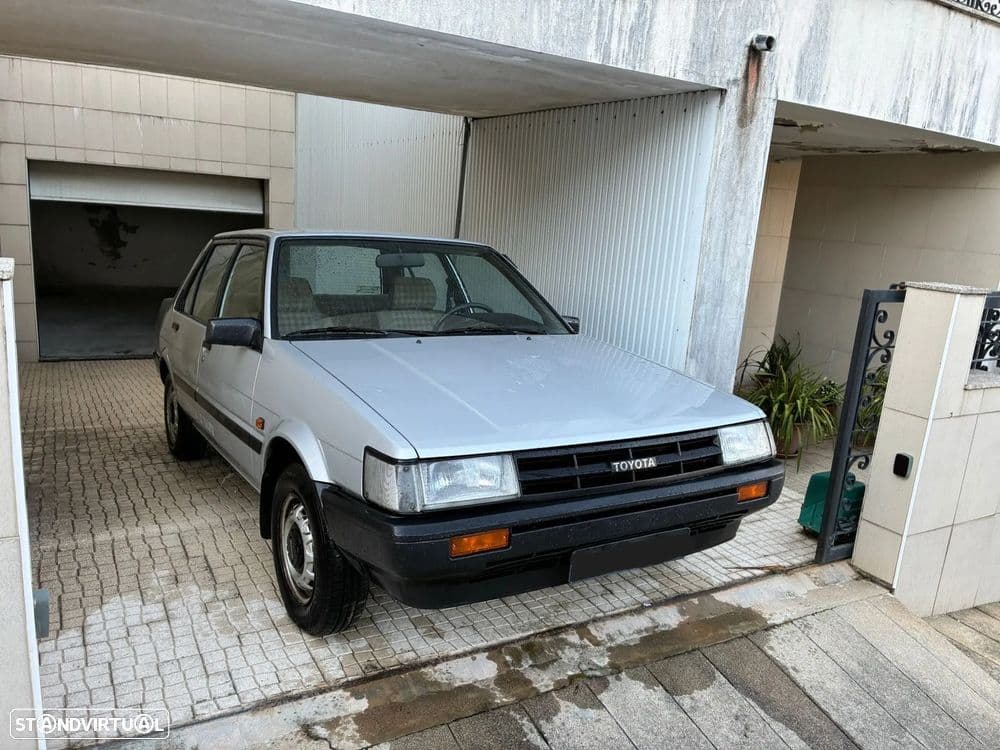 Toyota Corolla Sedan 1.3 Silver Line