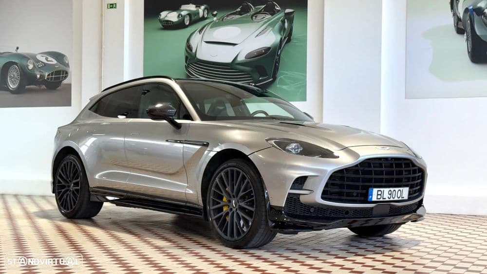 Aston Martin DBX 707