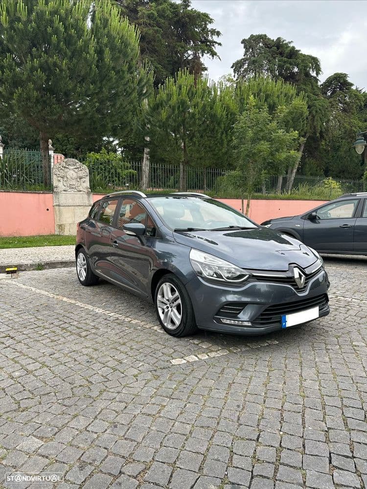 Renault Clio Sport Tourer Expression com excelente equipamento e consumos muito baixos.