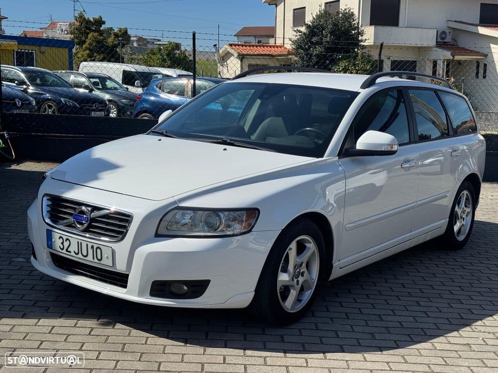Volvo V50 equipada com: