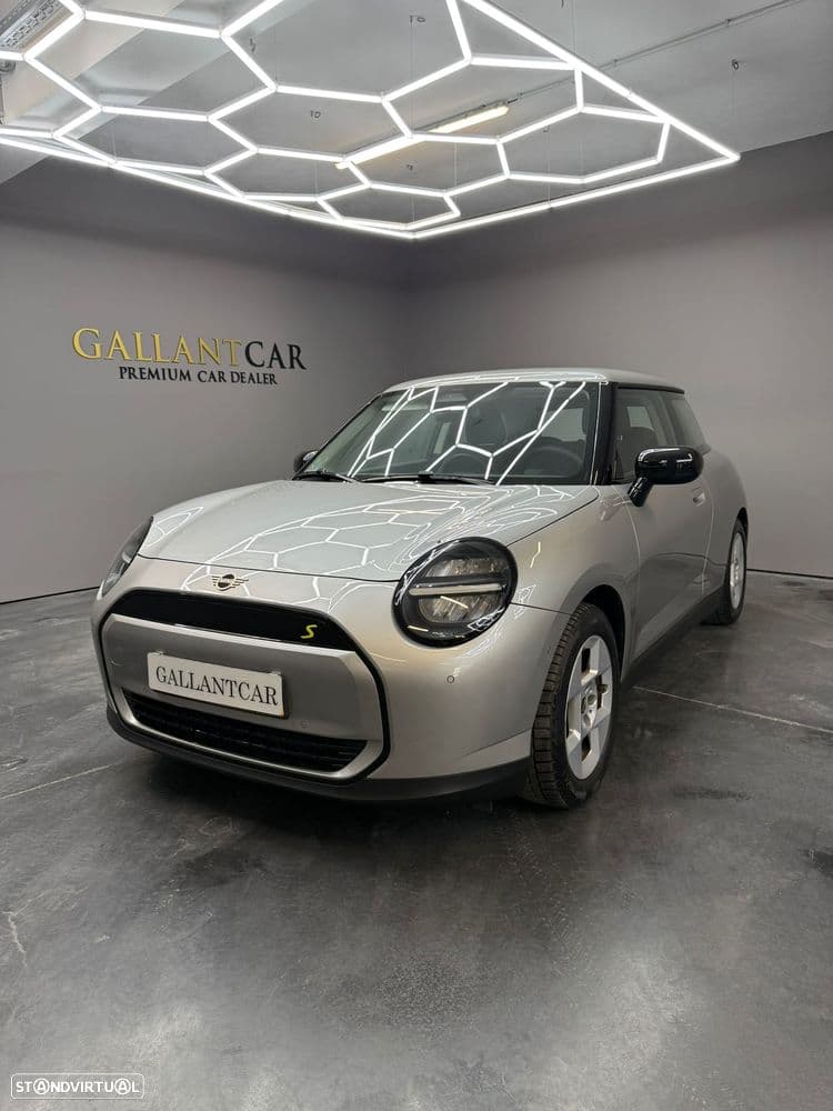 MINI 3 Portas Cooper SE Classic