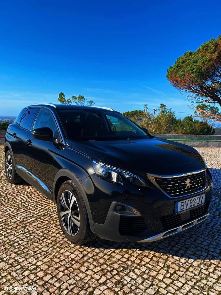 Peugeot 3008 Versão Allure Pack com equipamento de destaque: