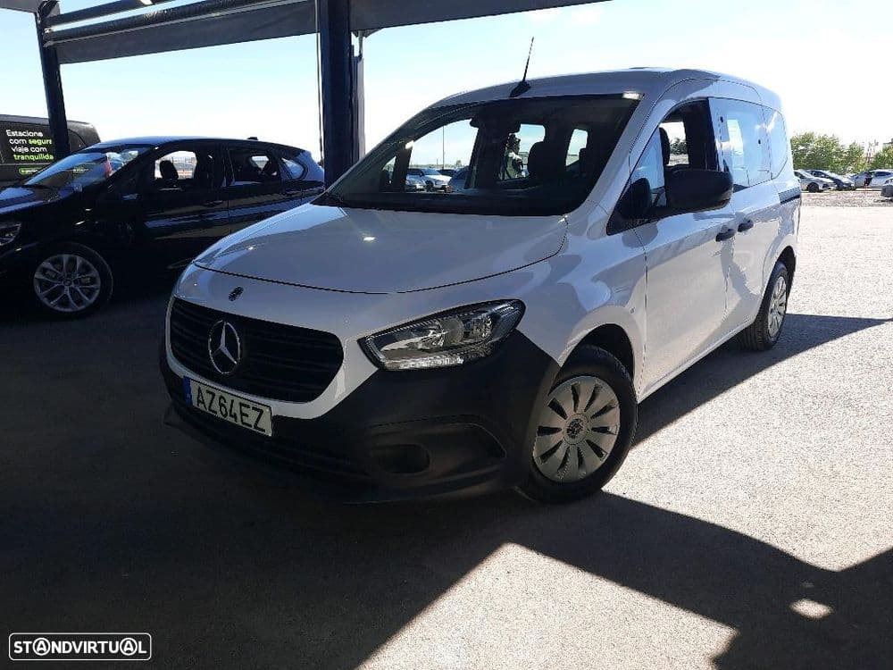 Mercedes-Benz Citan gasolina, 5 portas, 5 lugares.