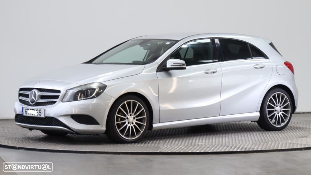 Mercedes-Benz Classe A diesel, 5 portas, 5 lugares.