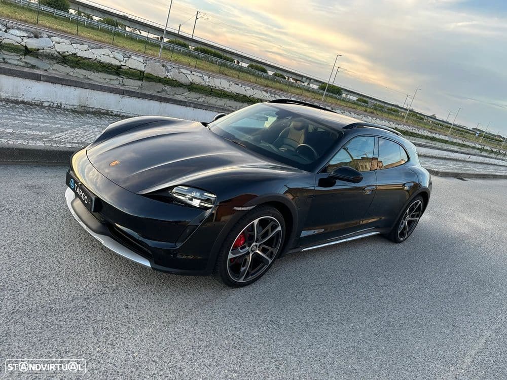 Porsche Taycan Cross Turismo 4S