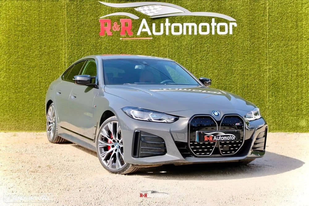 BMW Série i M50 Pack Desportivo M Pro