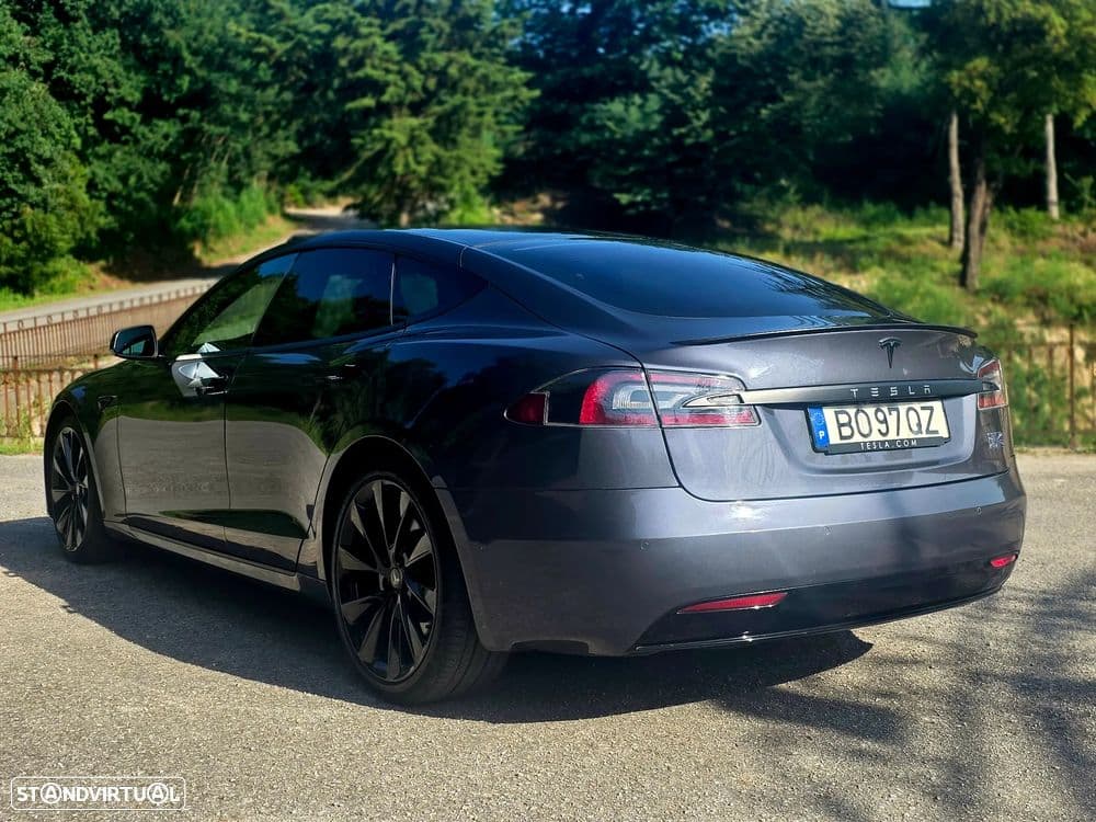Tesla Model S Performance