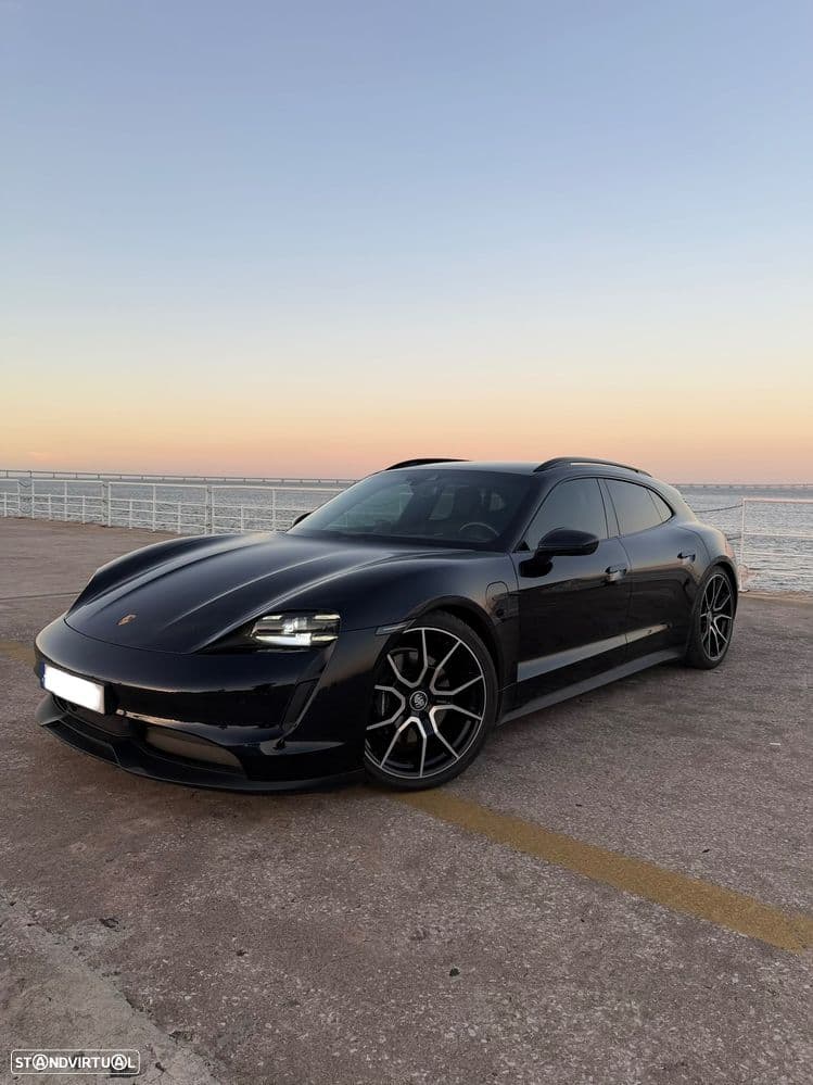 Porsche Taycan Sport Turismo Black Edition