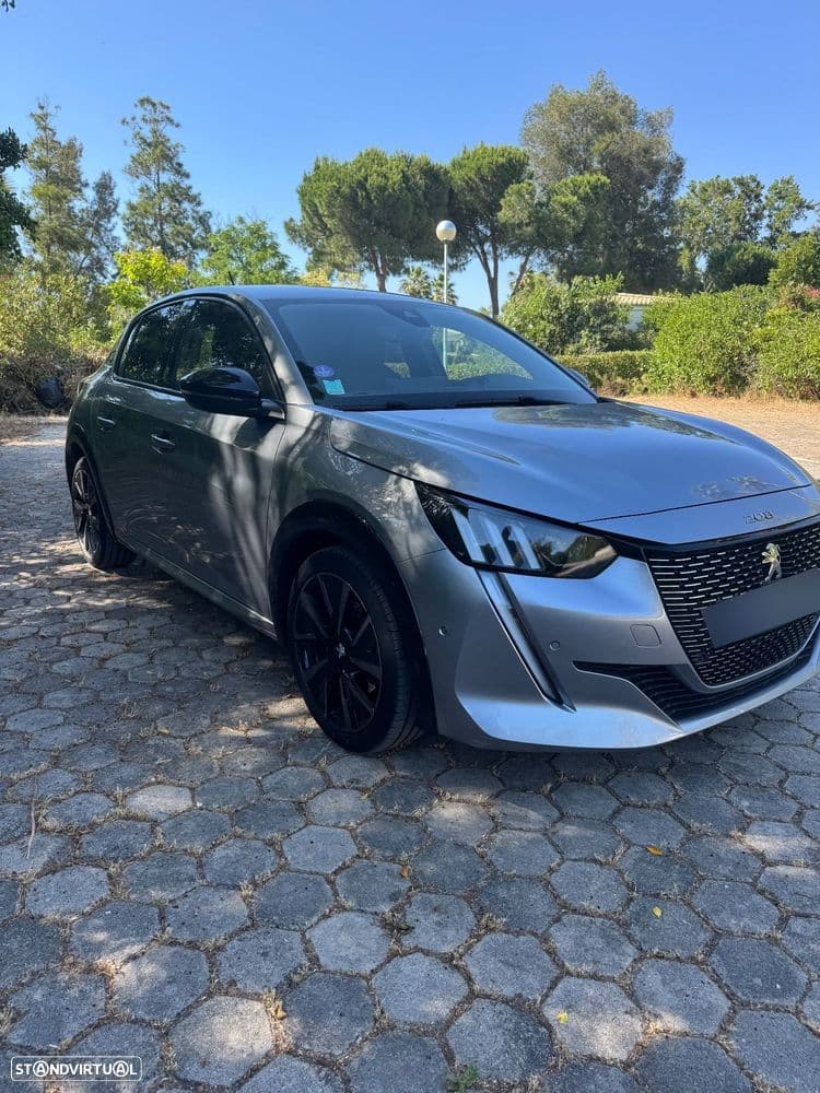 Peugeot 208 1.2 PureTech GT EAT8